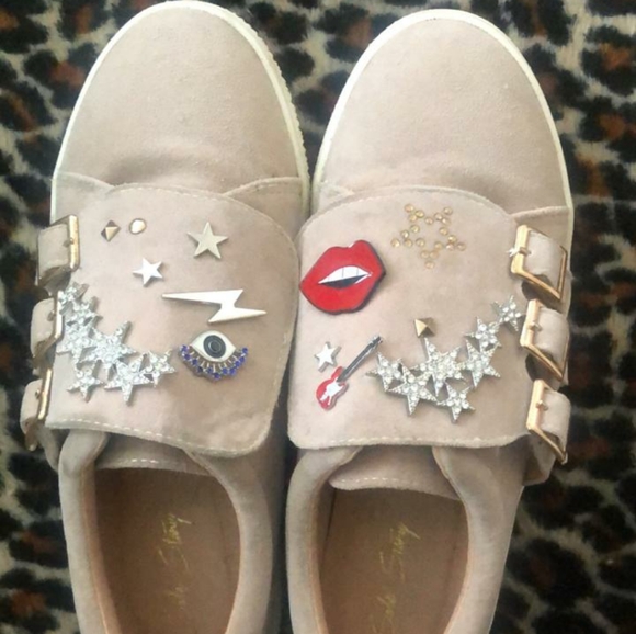 Shoes - Picture 2 of 4